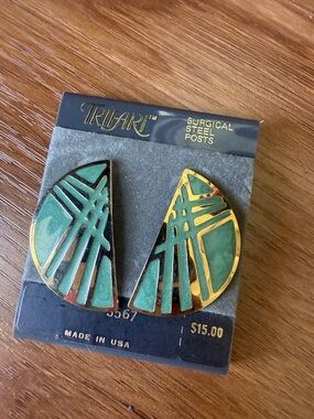 Never Worn Vintage Trifari Gold-Tone Teal and Black Geometric Fan Clip Earrings